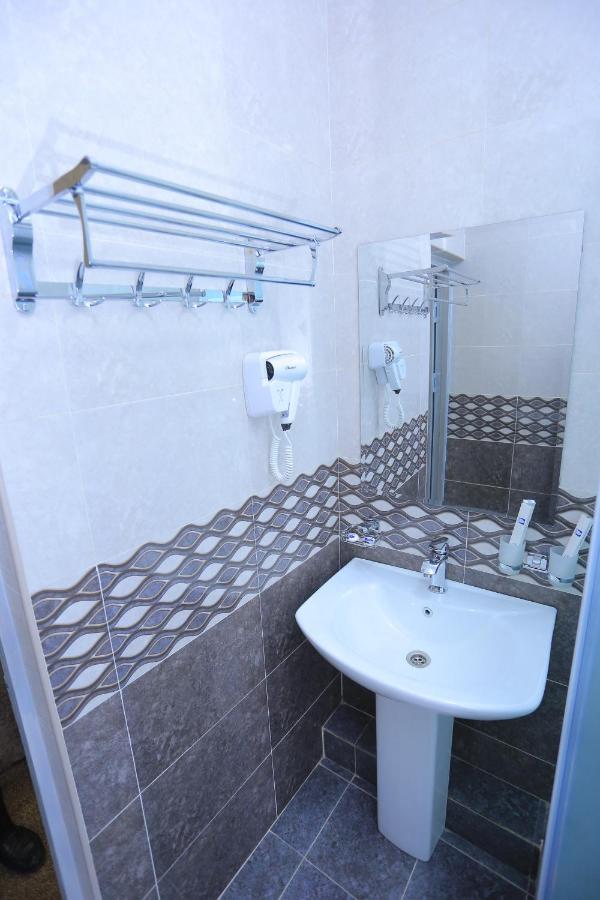 Hayot Plaza Hotel Yunusobod Bagian luar foto