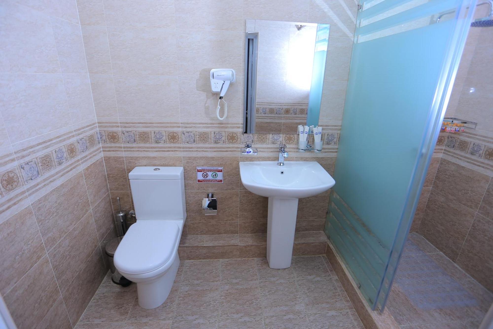 Hayot Plaza Hotel Yunusobod Bagian luar foto