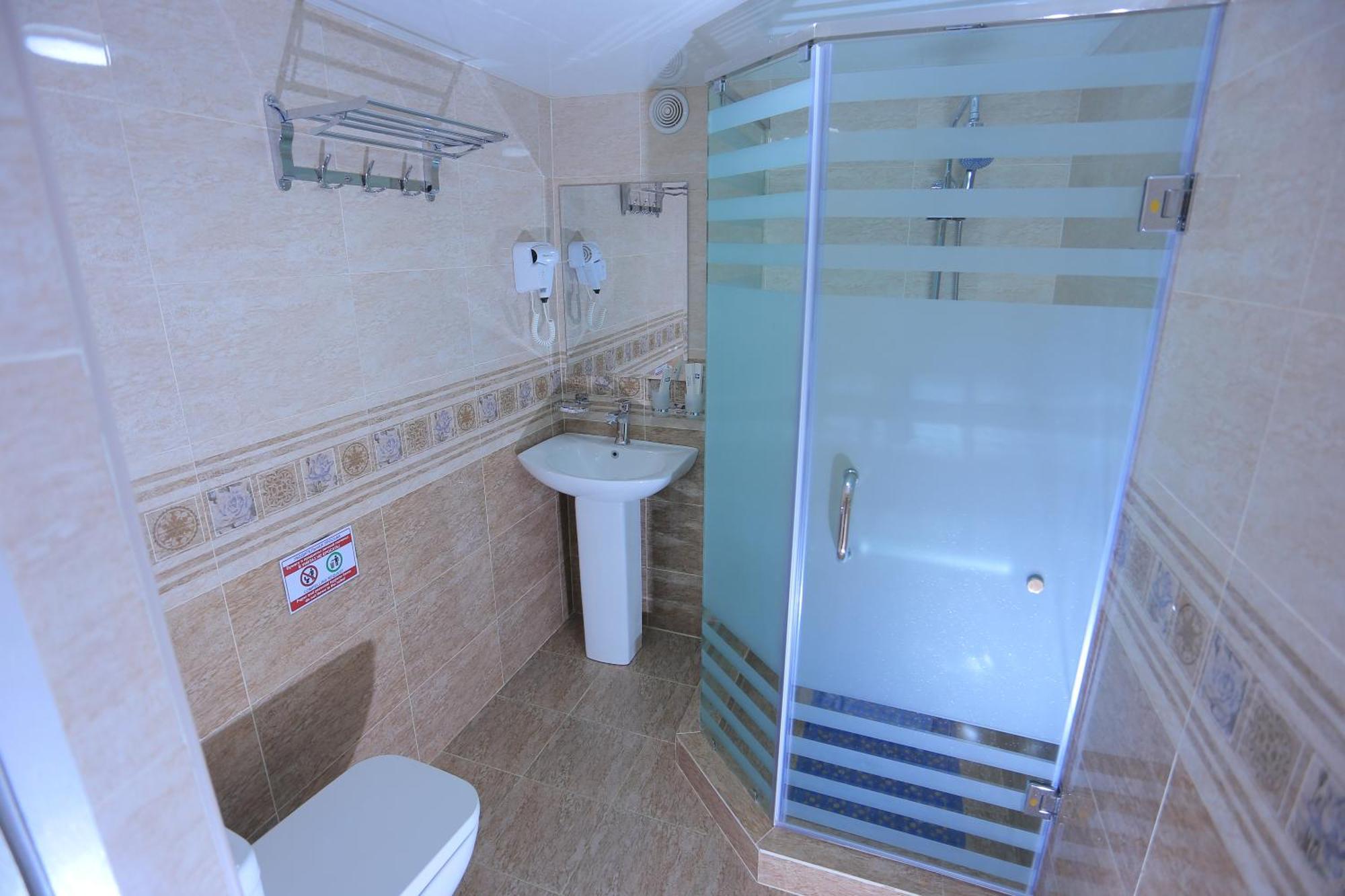 Hayot Plaza Hotel Yunusobod Bagian luar foto